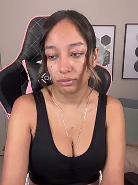 Snapshot of DianaHopson chatting on March 2025 11:50:01 AM DianaHopson online show from March 2025 11:50:01 AM