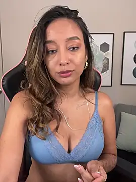 Snapshot of DianaHopson chatting on March 2025 01:57:02 PM DianaHopson online show from March 2025 01:57:02 PM