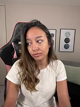 Snapshot of DianaHopson chatting on March 2025 11:47:02 AM DianaHopson online show from March 2025 11:47:02 AM