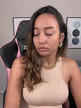 Snapshot of DianaHopson chatting on March 2025 02:54:01 PM DianaHopson online show from March 2025 02:54:01 PM