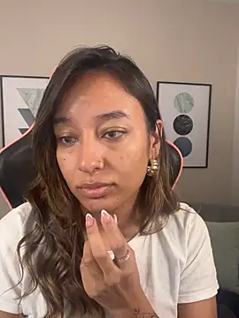 Snapshot of DianaHopson chatting on March 2025 10:47:01 AM DianaHopson online show from March 2025 10:47:01 AM