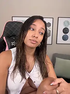 Snapshot of DianaHopson chatting on March 2025 01:50:02 PM DianaHopson online show from March 2025 01:50:02 PM