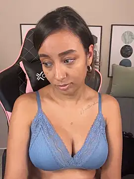 Snapshot of DianaHopson chatting on March 2025 01:29:01 PM DianaHopson online show from March 2025 01:29:01 PM