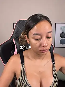 Snapshot of DianaHopson chatting on March 2025 10:55:01 AM DianaHopson online show from March 2025 10:55:01 AM