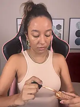 Snapshot of DianaHopson chatting on March 2025 11:17:02 AM DianaHopson online show from March 2025 11:17:02 AM