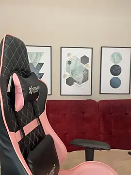 Snapshot of DianaHopson chatting on March 2025 01:59:02 PM DianaHopson online show from March 2025 01:59:02 PM