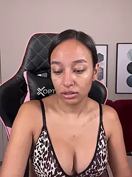 Snapshot of DianaHopson chatting on March 2025 11:32:01 AM DianaHopson online show from March 2025 11:32:01 AM