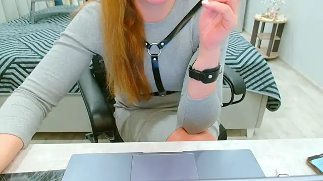 EveLove33 online show from April 2026 06:49:02 PM