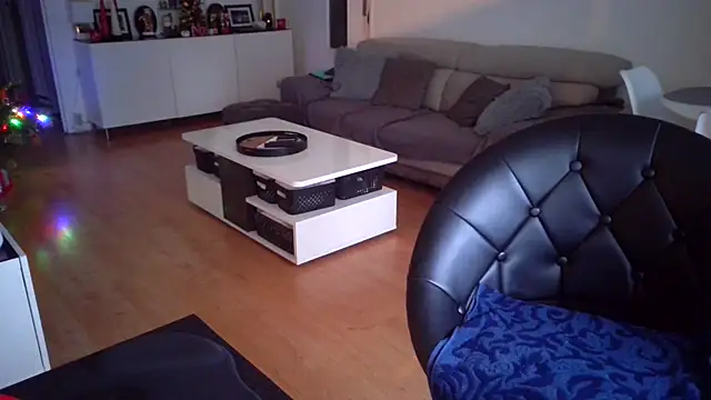 sarametisse26 online show from December 2025 08:01:01 AM