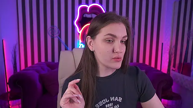 EmmyCharmm online show from April 2026 05:41:02 AM