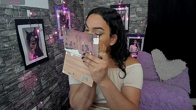 Andrys  online show from November 2025 10:53:02 PM