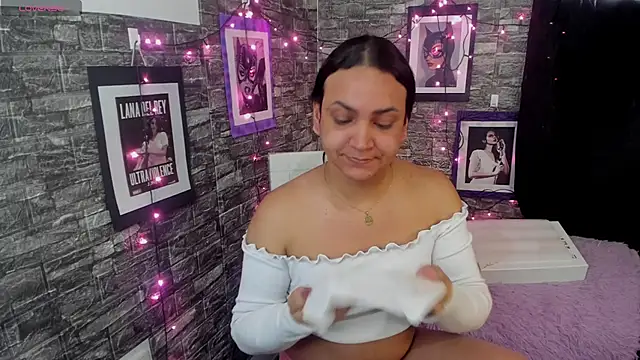 Andrys  online show from February 2026 08:14:02 PM