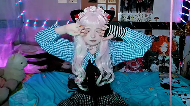 Snapshot of Usagi_Blush_ chatting on February 2025 11:12:02 PM Usagi Blush online show from February 2025 11:12:02 PM