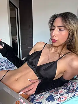 Ameellie online show from December 2024 05:25:01 PM