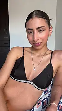 Ameellie online show from December 2024 06:05:01 PM