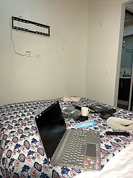 Ameellie online show from December 2024 12:11:01 AM