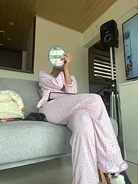 Ameellie online show from January 2025 03:28:02 PM