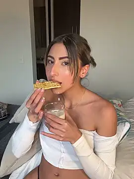 Ameellie online show from February 2025 06:35:02 PM