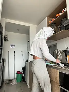 Ameellie online show from February 2025 03:21:01 PM