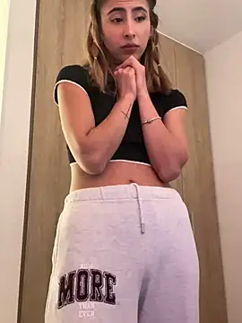 Ameellie online show from March 2025 06:22:01 PM