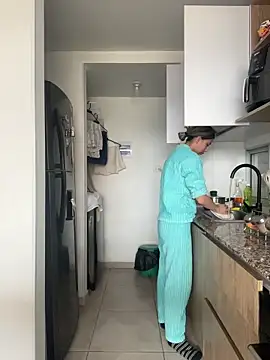 Ameellie online show from October 2025 03:52:01 PM