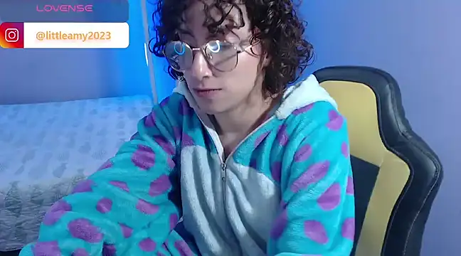 little  amy  online show from January 2025 05:59:02 PM