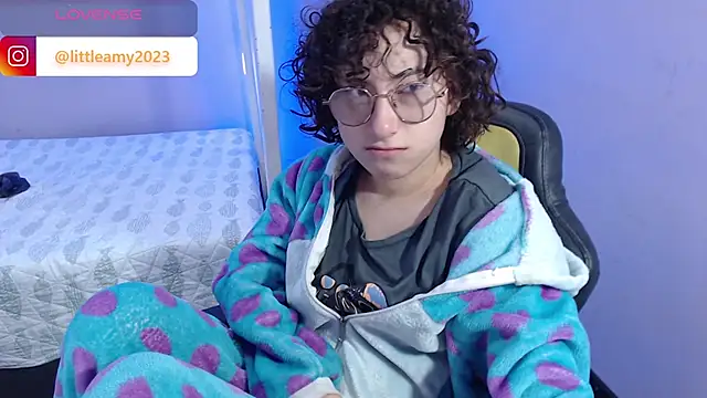 little  amy  online show from January 2025 09:02:01 AM