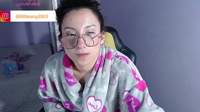 little  amy  online show from March 2025 04:51:02 AM