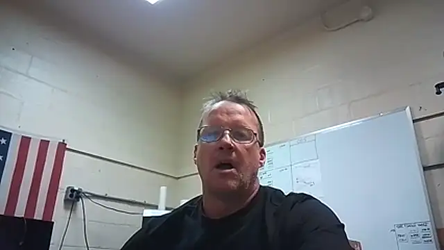 Snapshot of Cockrub1 chatting on December 2025 07:33:02 PM Cockrub1 online show from December 2025 07:33:02 PM