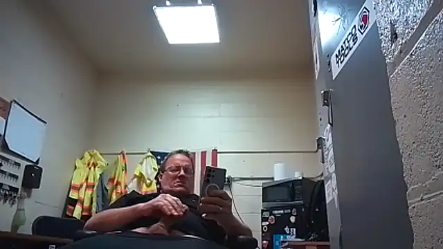 Snapshot of Cockrub1 chatting on December 2025 07:36:02 AM Cockrub1 online show from December 2025 07:36:02 AM