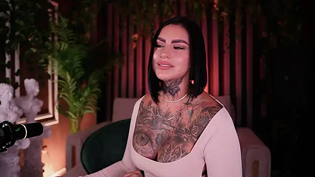 Kleeopatra  online show from October 2025 07:34:01 PM