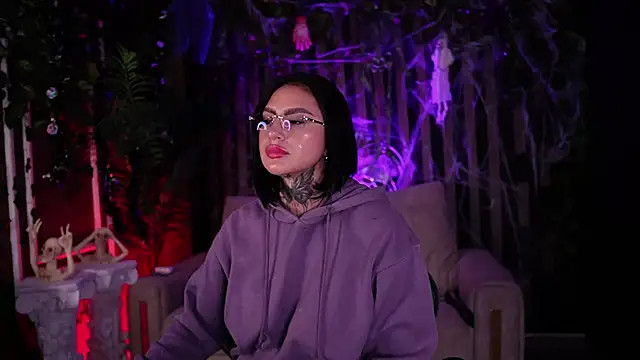 Kleeopatra  online show from October 2025 02:45:02 AM