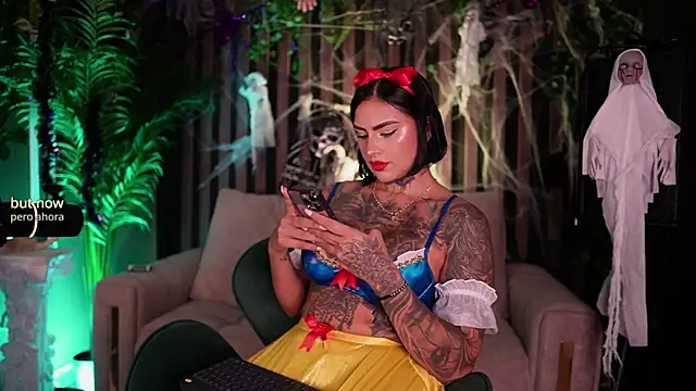 Kleeopatra  online show from October 2025 11:49:02 PM