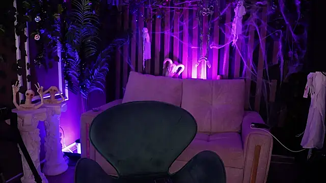 Kleeopatra  online show from October 2025 11:07:01 PM