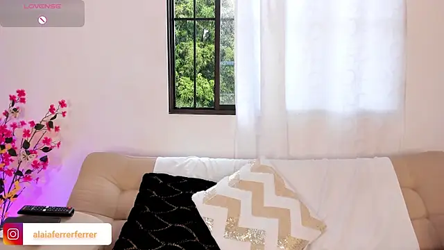 Snapshot of Alaia_Ferrer_ chatting on October 2025 08:29:02 PM Alaia Ferrer online show from October 2025 08:29:02 PM