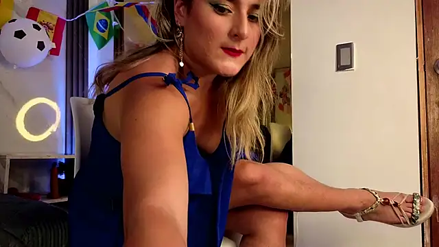 CandyQueenGold online show from June 2026 07:01:02 PM