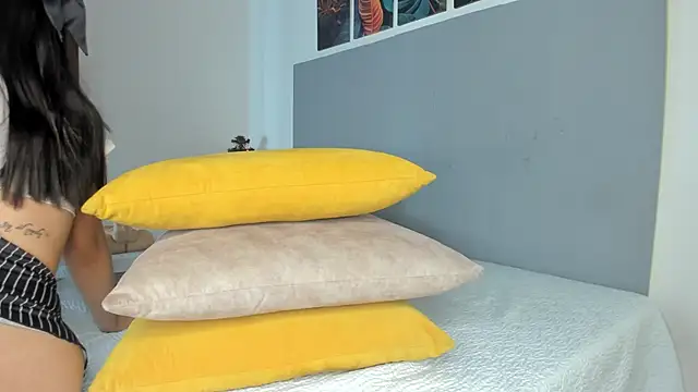  Molly rosse  online show from November 2025 01:00:02 PM