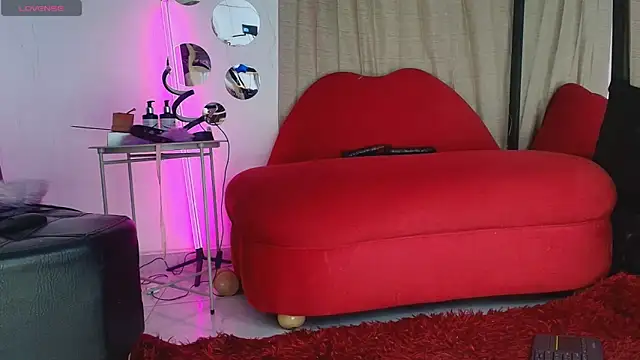 Natasha Wilde  online show from June 2026 11:47:02 PM