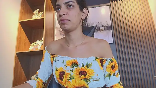 Snapshot of Alahia_Rodriguez chatting on March 2026 01:39:01 PM Alahia Rodriguez online show from March 2026 01:39:01 PM