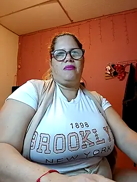 EllisW8 online show from January 2025 01:31:02 PM