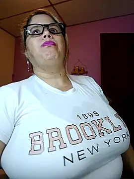 EllisW8 online show from February 2026 10:28:02 PM