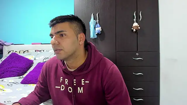 Snapshot of 2ScarletandRyan8 chatting on March 2026 09:57:01 AM 2ScarletandRyan8 online show from March 2026 09:57:01 AM