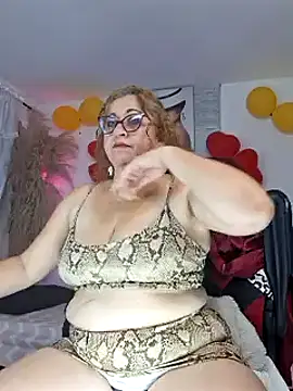 Snapshot of evelin_hott chatting on January 2025 03:30:01 AM evelin hott online show from January 2025 03:30:01 AM