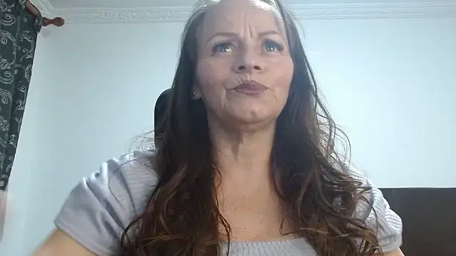 asleycavta online show from October 2025 08:04:02 PM