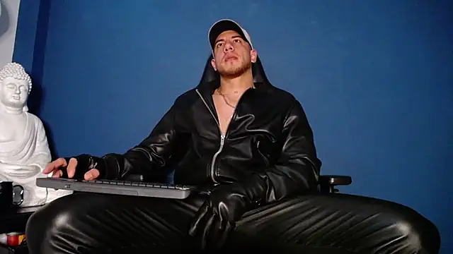 Snapshot of Maxxxpowerful chatting on November 2025 04:51:02 PM Maxxxpowerful online show from November 2025 04:51:02 PM