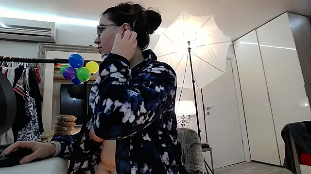 ILoveToFeelU online show from January 2025 02:04:02 AM