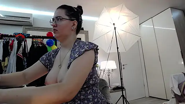 ILoveToFeelU online show from January 2025 10:34:02 PM