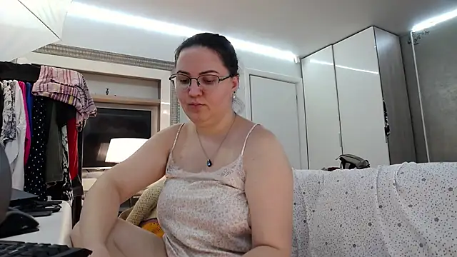 ILoveToFeelU online show from June 2026 09:03:02 PM