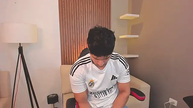 liam collins21 online show from January 2025 11:33:02 AM