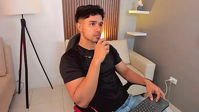 liam collins21 online show from February 2025 11:44:02 AM